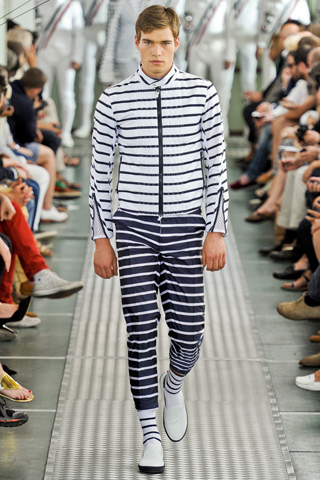 Moncler Gamme Bleu / - 2012